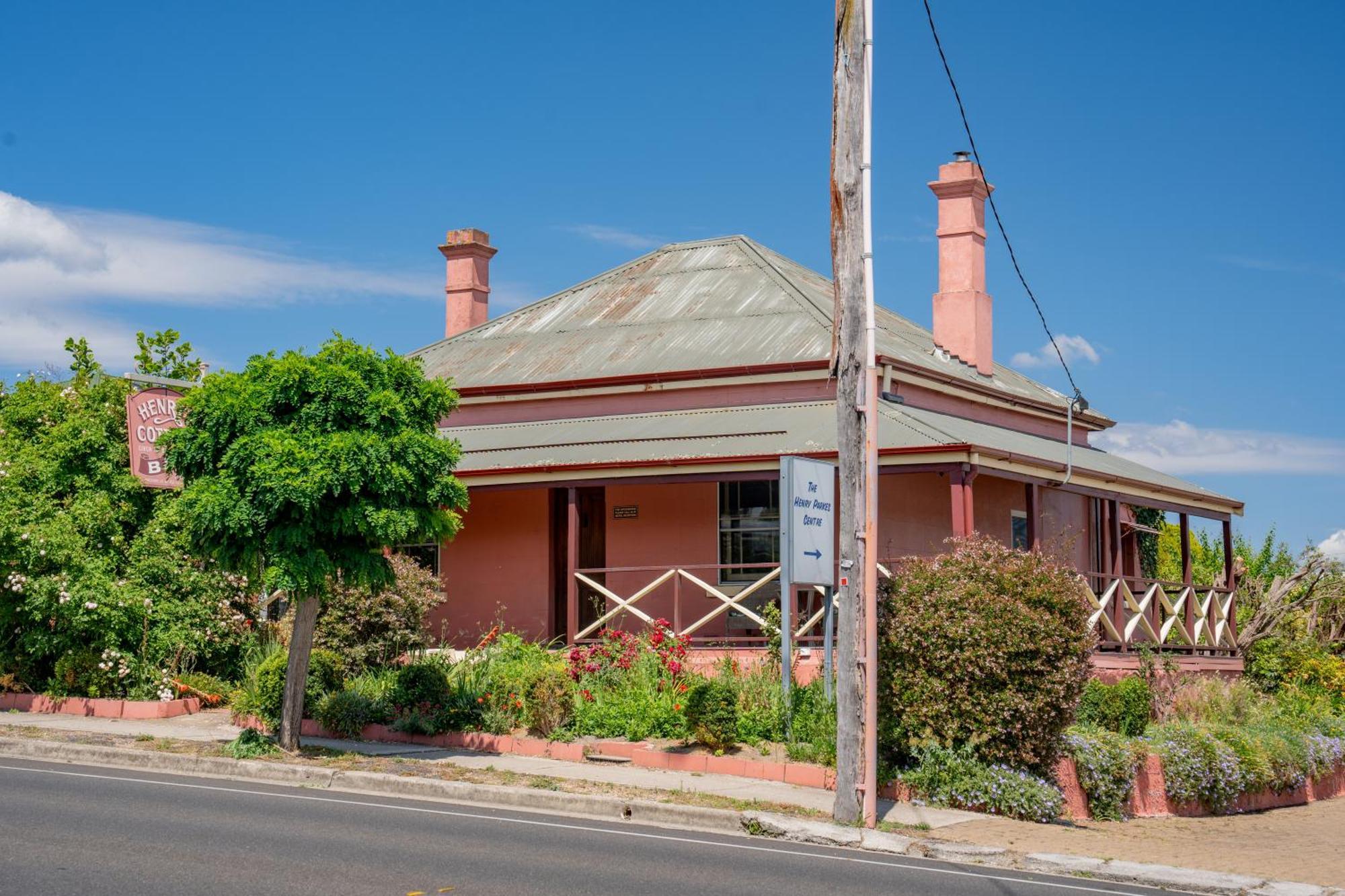 The Henry Parkes Tenterfield Buitenkant foto